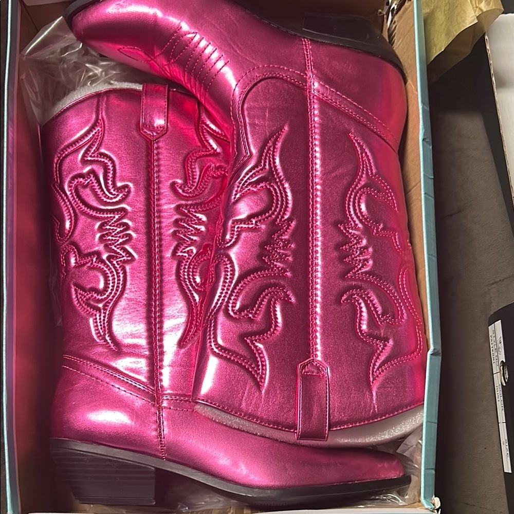 Soda Metallic Pink Heeled Boots